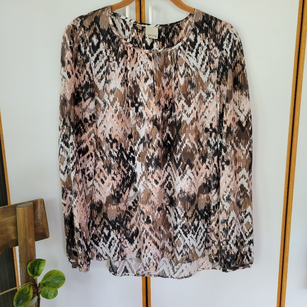 NWOT Ecru Silk Pullover Chevron Ikat Print M